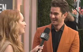 Fans sparks interest by Andrew Garfield and Amelia Dimoldenberg's flirty red carpet talk. (1)