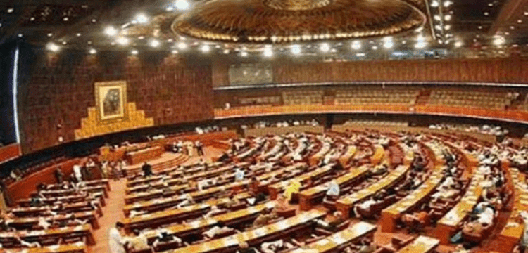 : Punjab Chief Minister (CM) Pervaiz Elahi will receive the vote of confidence from the provincial legislature today in an unexpected move by Pakistan Tehreek-e-Insaf (PTI) and its supporters. After a two-hour break, the Punjab Assembly session was resumed under the leadership of PA Speaker Sibtain Khan. According to sources, the PTI administration made a sudden decision to ask legislators for a vote of confidence in Punjab Chief Minister Pervaiz Elahi today. Before the vote of confidence, PTI Vice President Fawad Chaudhry posted on Twitter that PTI and its allies have elected all 187 members of the Punjab Assembly. According to sources, the session being conducted by PA Speaker Sibtain Khan is currently getting the legislators' vote of confidence. All MPs from the PTI and Pakistan Muslim League-Q (PML-Q) arrived in the assembly hall. The opposition legislators gathered before the speaker's dice and pointed out the quorum during the session. The majority of government lawmakers, according to the speaker, make up the quorum. The opposition MPAs were invited by the speaker to count the number of legislators present in the assembly room. Later, the opposition requested that the session be called to order by the PA speaker. The provincial ministers Raja Basharat and Mian Aslam Iqbal were called to a meeting by the speaker. The opposition MPAs should stop ordering him around, according to Speaker Sibtain Khan. Even though there was a unanimous vote of confidence, he refused to call the meeting to a close.