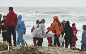 After a migrant shipwreck, at least 33 people have died in southern Italy ANSA
