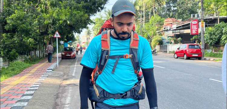 Indian man reaches Pakistan, traveling on foot to perform Hajj.