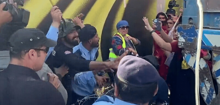 After fight with Aurat marchers, three police officers were suspended.