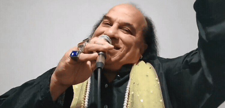 Chahat Fateh Ali Khan presents his version of ‘Kahani Suno’ song, after PSL anthem.