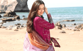Sana Javed Embrace Her Inner Desi Girl with dazzling Ethnic wear.