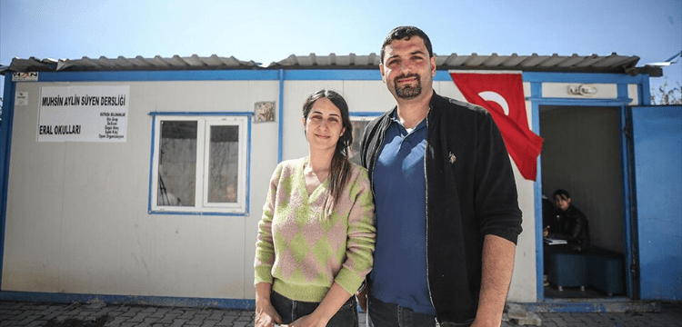 A teacher couple returns to quake-hit zone to help kids.