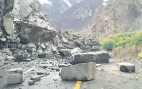 Gilgit-Skardu road closed after severe landslide, Here’s the alternate way