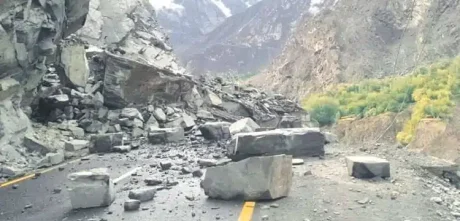 Gilgit-Skardu road closed after severe landslide, Here’s the alternate way