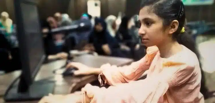 10 Year Old Girl Becomes Assistant Teacher in Karachi University