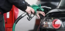 Commerce Minister Expects Lower Petrol Prices Beginning October 1