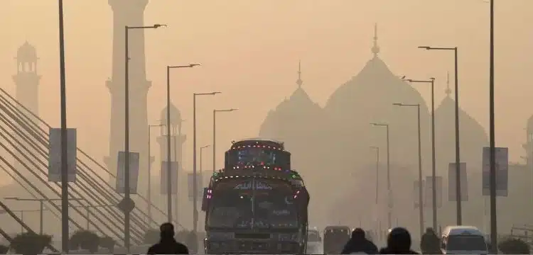 Health Experts Issue Warning As Smog-Borne Virus Hits Lahore