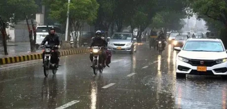 Rain Brings Cold Weather To Karachi