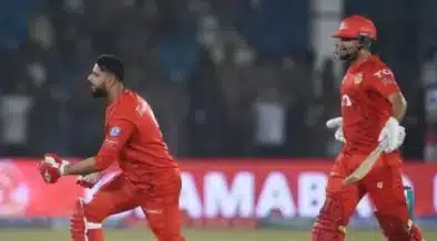 Islamabad United Beats Peshawar Zalmi, Enters PSL 9 Final