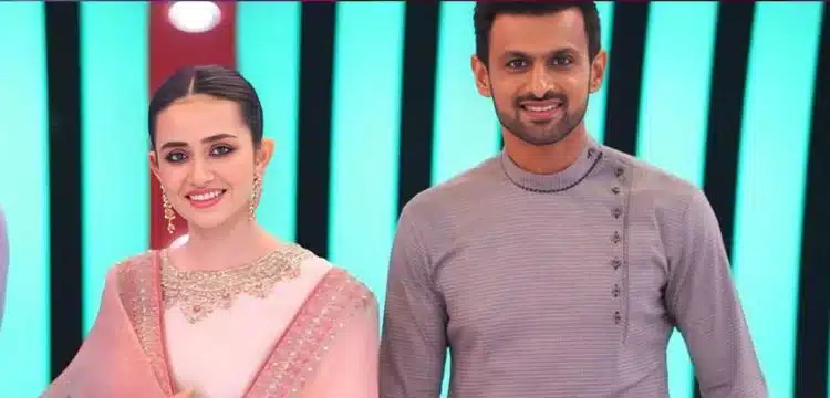 Sana Javed Posts Recent Photos With Shoaib Malik And Cricketers