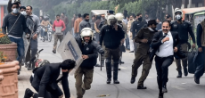 Lawyers And Police Clashes Near Lahore High Court