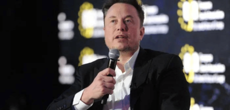 Elon Musk: WhatsApp Exports Your Data Every Night