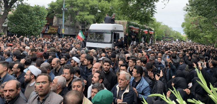 Thousands Father for Iranian President's Funeral Post-Crash