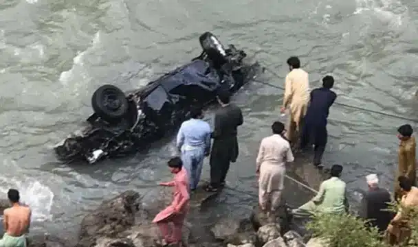 Five dead as passenger vehicle plunges into Neelum River in Azad Kashmir