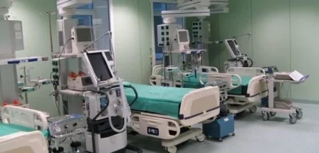 vThieves steal equipment worth millions from a government hospital in Karachi