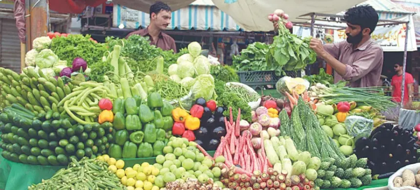 Inflation rises to 23.33%, causing price hikes in essential commodities