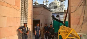 Hindu extremists attack a mosque in Maharashtra