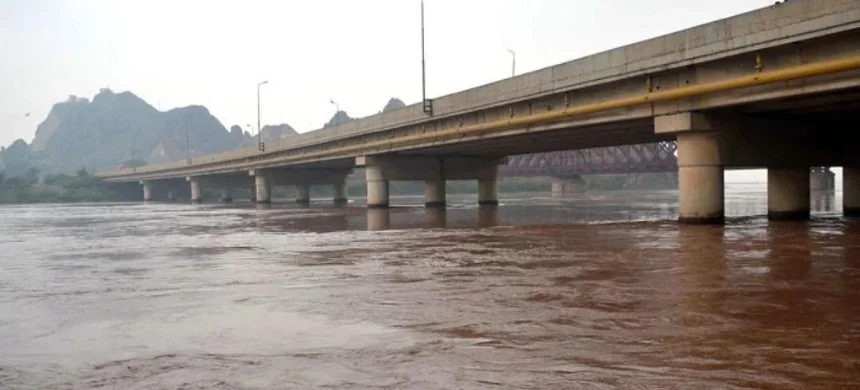 Alert issued as rising floodwaters in the Chenab River prompt evacuations