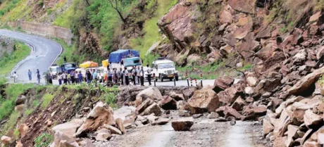 Torrential rains hit Azad Jammu Kashmir, causing road disruptions