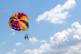 Paragliding-at-Khanpur-Dam