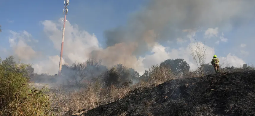 Houthi Missile Hits Central Israel for the First Time, No Injuries Reported