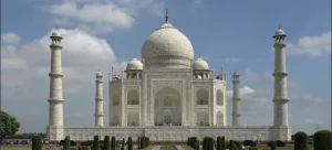 Is the Taj Mahal's Splendor Diminishing? Cracks Form and Precious Stones Erode on the Iconic Monument