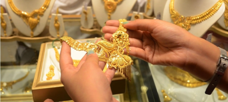 Gold Prices per Tola Experience Sharp Drop in Pakistan