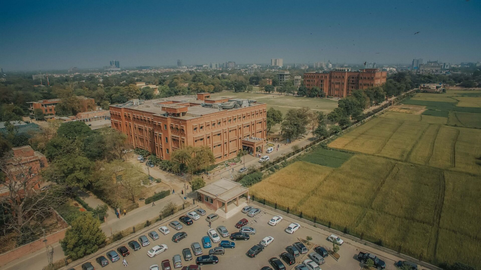 12 Best Colleges in Lahore - The Neutral