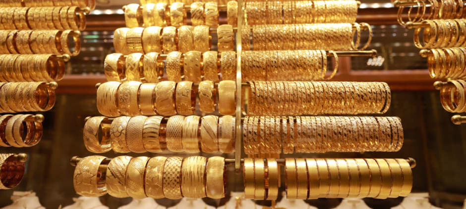 Gold Prices in Pakistan Witness Massive Decline of Rs 5,400