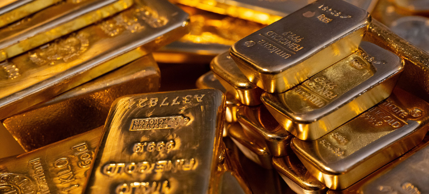 Gold Price Increases by Rs 2,100 Per Tola in Pakistan