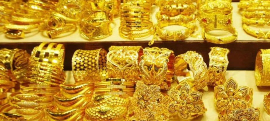 Woman from Karachi Funds Umrah with Stolen Gold