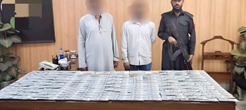 Illegal Currency Exchange Ring Busted in Karachi’s Clifton, $40,000 Seized