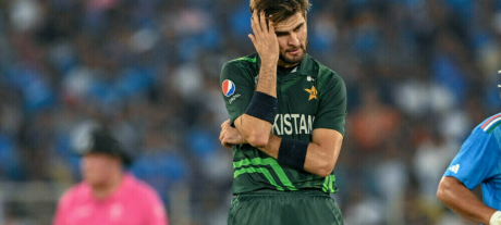 Injury Forces Shaheen Afridi Off the Field in Second T20 Against South Africa