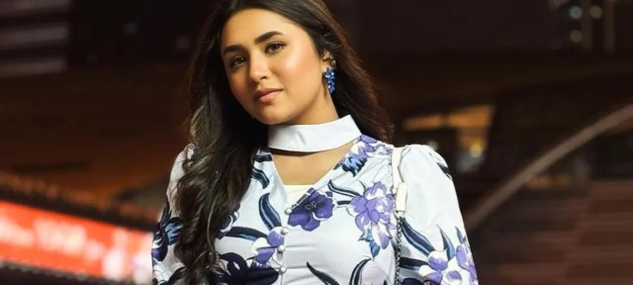 Minahil R Minahil Malik Strongly Returns to Social Media After Viral Video ...