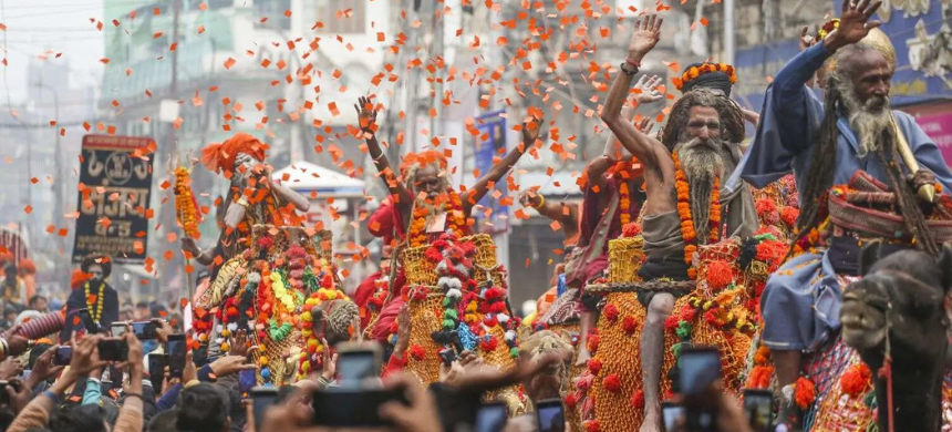 Maha Kumbh 2025 World's Largest Religious Gathering Kicks Off in Prayagraj