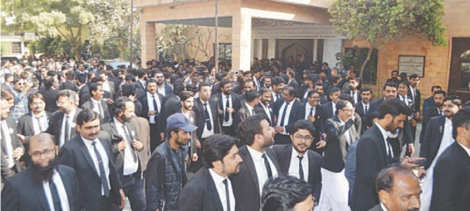 Lawyers Protest in Hyderabad Brings Traffic to a Standstill, Disrupting Key Routes