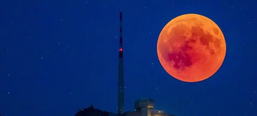 Blood Moon Rare Total Lunar Eclipse to Illuminate the Sky This March