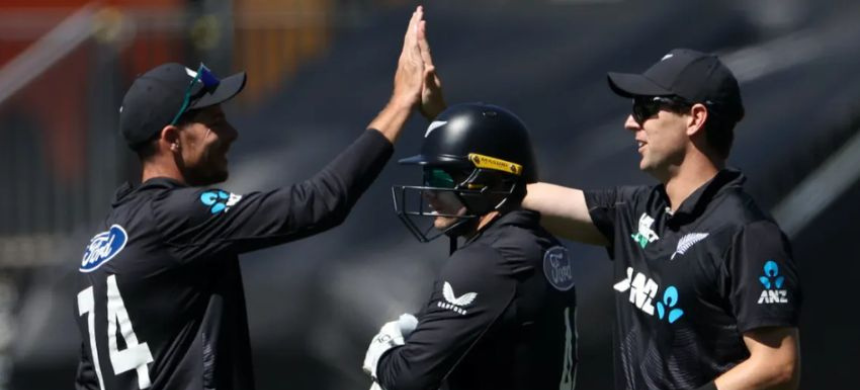 New Zealand Chooses to Bowl First Against South Africa in Tri-Nation Series