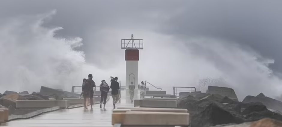 Eastern Australia Prepares for Cyclone Alfred, Most Southern Cyclone in Decades