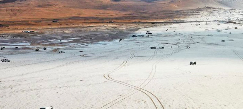 Saudi Arabia’s Desert Transformed by Unusual Hailstorm and Heavy Rains