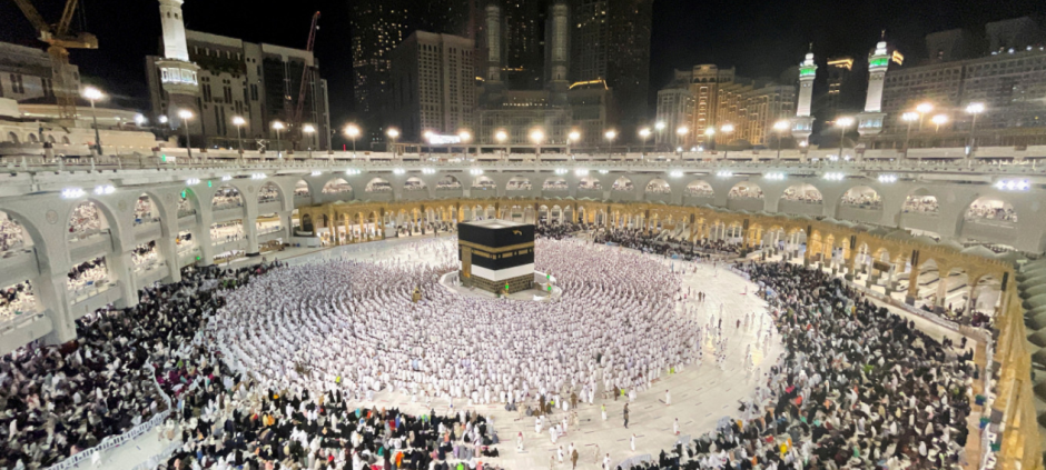 Hajj Staff Cut in Half Amid Decline in Pilgrim Numbers