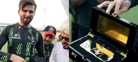 Shaheen Afridi Receives 24K Gold iPhone from Lahore Qalandars
