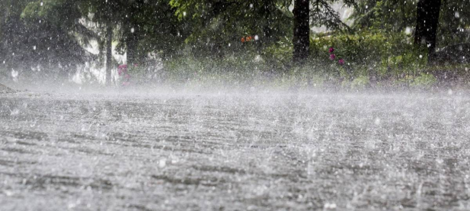 Karachi to See Temporary Relief as PMD Forecasts Cooler Winds, Rain in Sindh