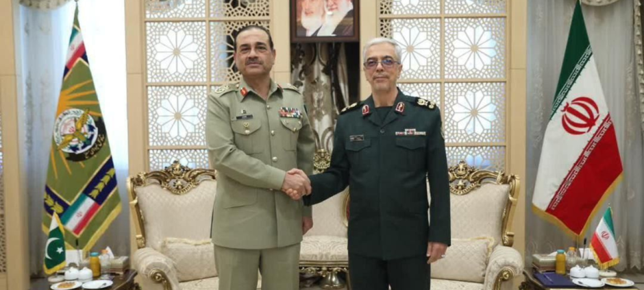 Pakistan Army Chief Visits Iran to Boost Border Security and Defence Cooperation