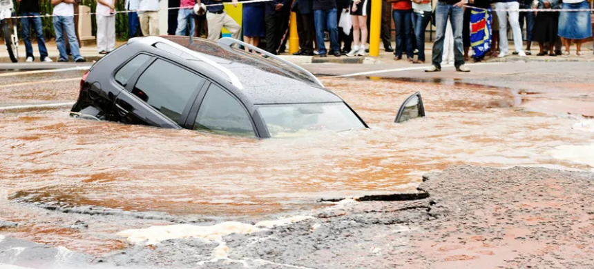 Motorway Police Shares Crucial Life-Saving Steps for Escaping a Sinking Car