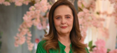 Hina Bayat Criticizes Young Actors for Vaping on Set