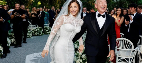 Bezos and Sánchez Share First Wedding Photo After Intimate Venice Ceremony