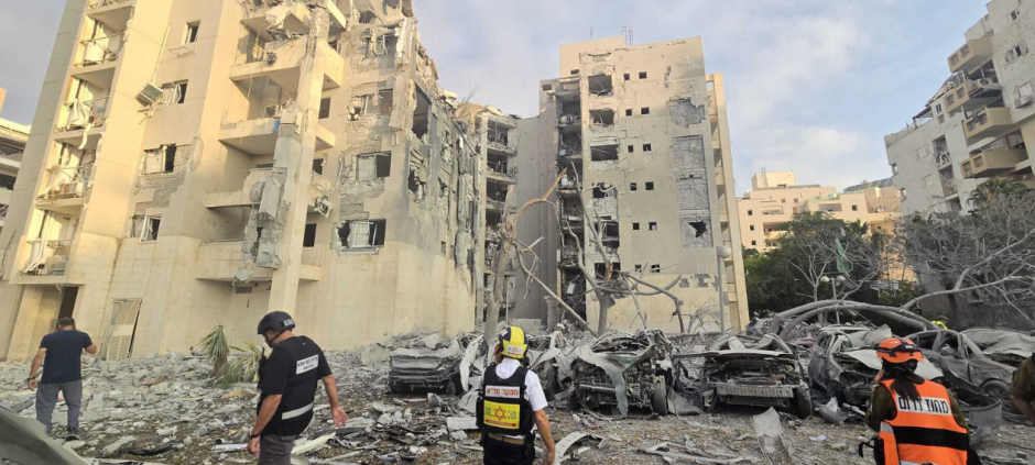 Iran Strikes Israel Hours Before Ceasefire, Killing 6 in Beersheba
